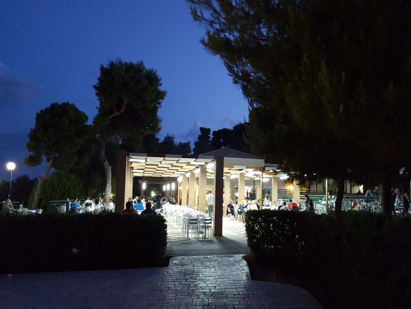 Νυχτερινός χώρος εστιατορίου